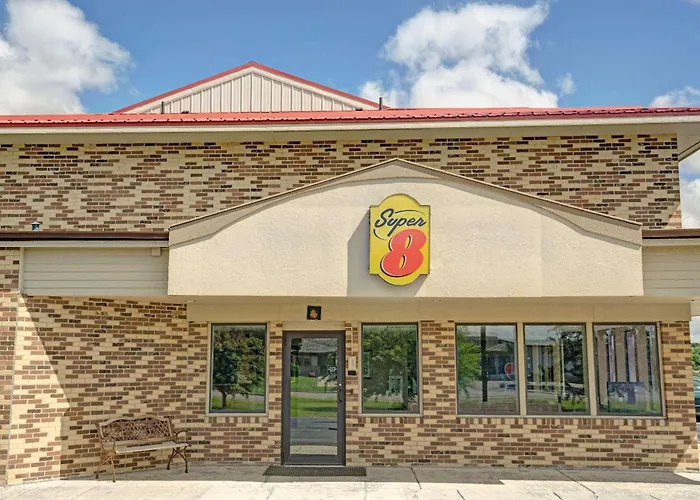 Super 8 By Wyndham Melrose
